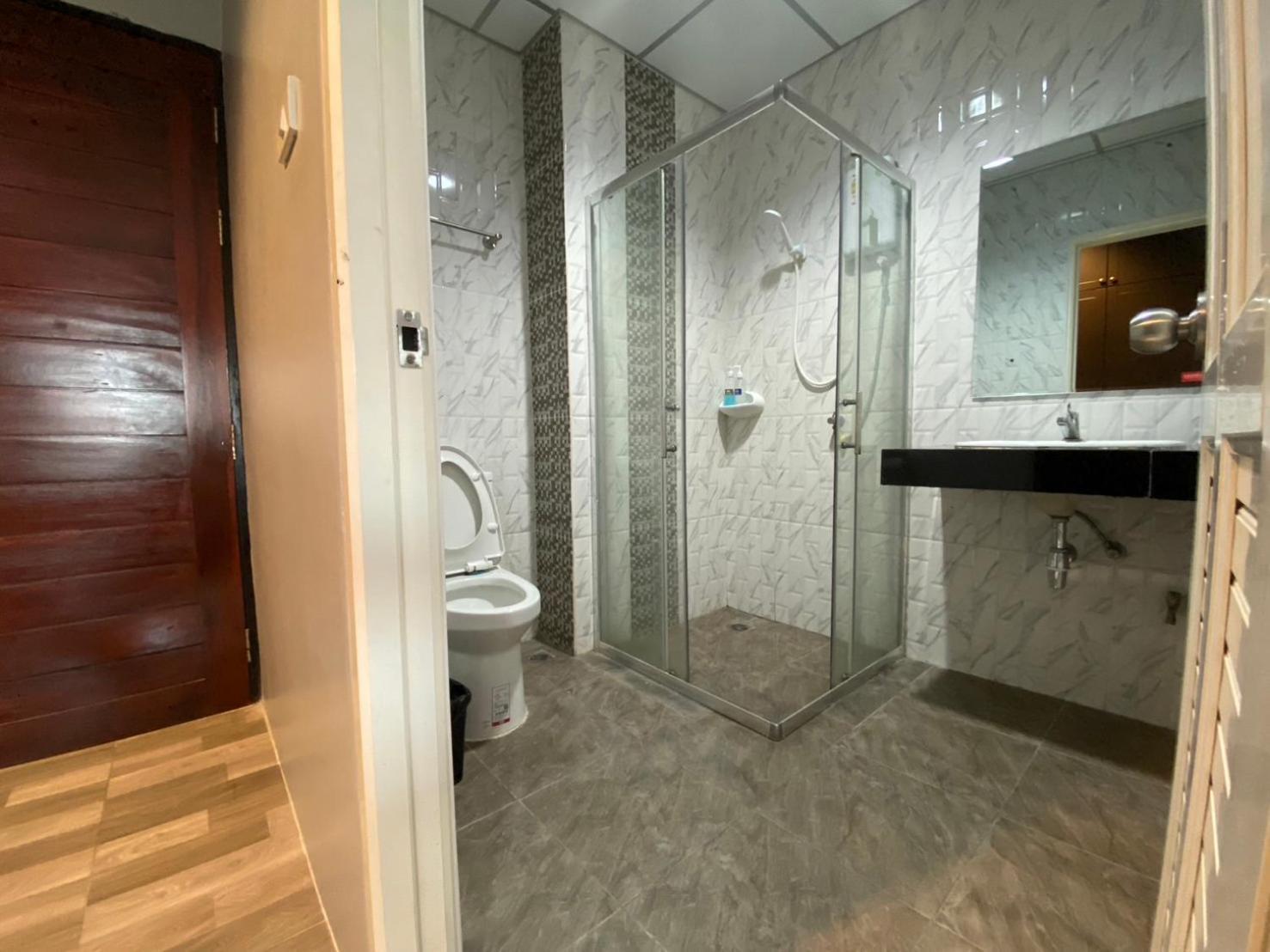 Grand Inter Hotel Samut Sakhon Номер фото
